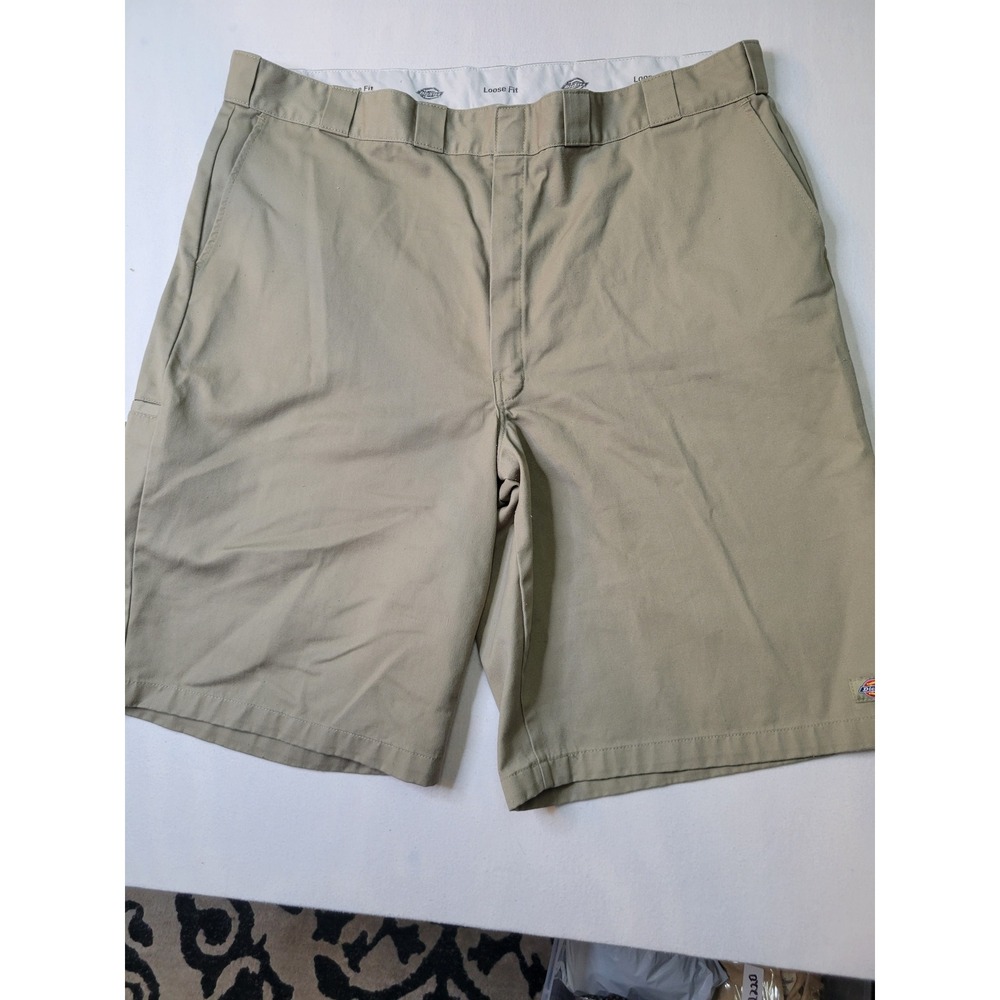 Dickies Mens Loose Fit Multi-Pocket Work Shorts Khaki Tan 42283KH Size 44 2223